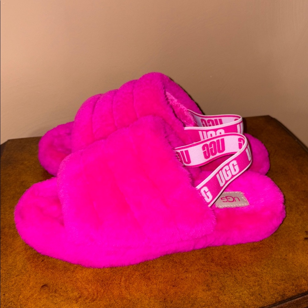 UGG Vibrant Pink Fluffy Slides - Picture 4 of 5